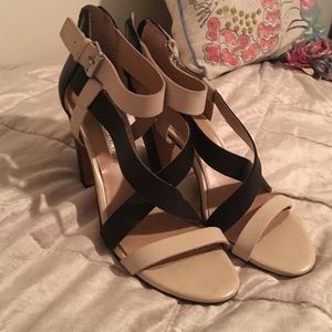 🦋3for$30🦋 DSW Chunky Heel Strappy Nude and Black